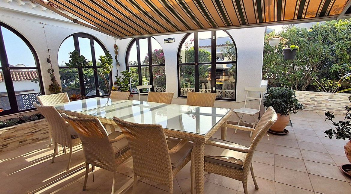 Villa 5 Dormitorios Costa Del Silencio