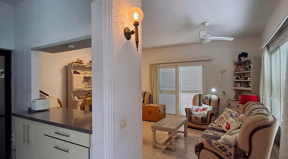 2 Dormitorios Casa Semi Adosado