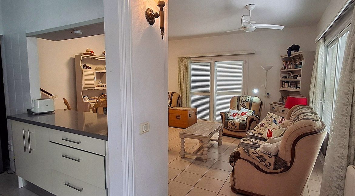 2 Dormitorios Casa Semi Adosado