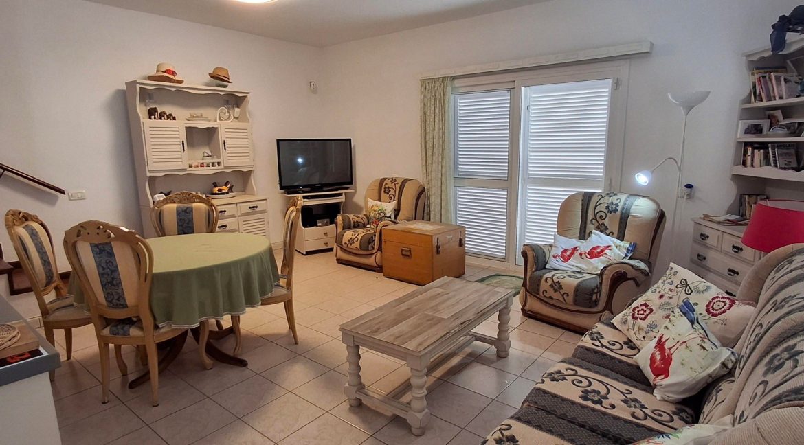 2 Dormitorios Casa Semi Adosado